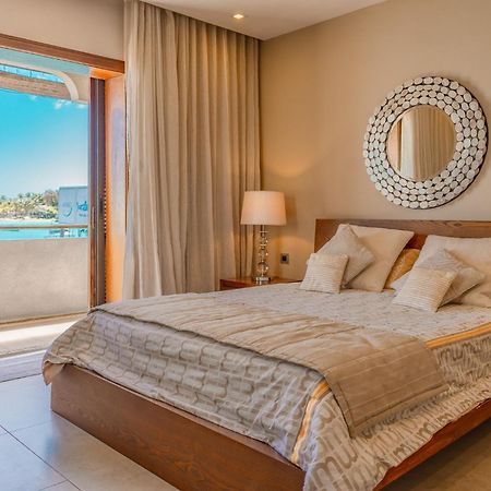 Beachfront Luxurious Stunning Sunset Boulevard Apartment, Grand Baie Exterior photo